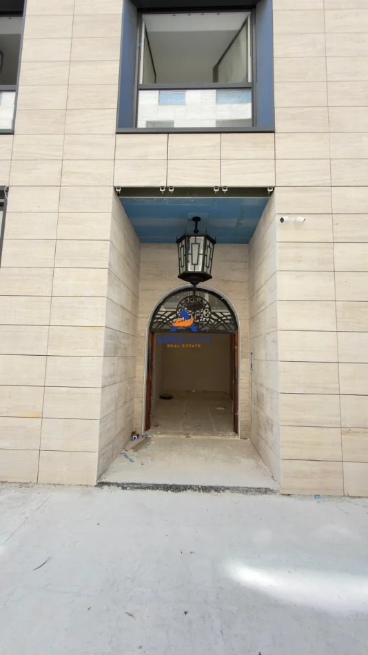 Tirane, jepet me qera ambjent biznesi Kati 0, 129 m² 4.000 € 