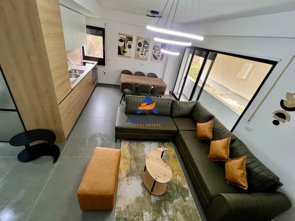 Tirane, jepet me qera apartament duplex 3+1+Ballkon Kati 5, 130 m² 1.297 € 