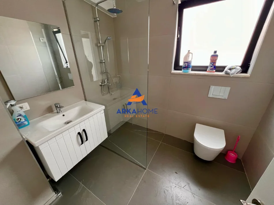 Tirane, jepet me qera apartament duplex 3+1+Ballkon Kati 5, 130 m² 1.297 € 