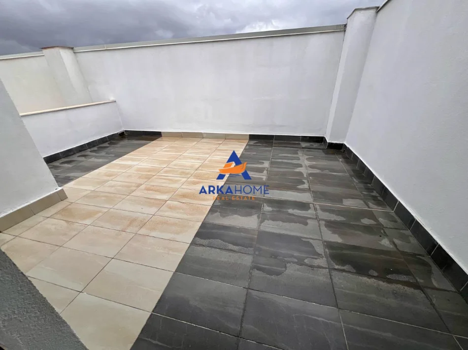 Tirane, jepet me qera apartament duplex 3+1+Ballkon Kati 5, 130 m² 1.297 € 