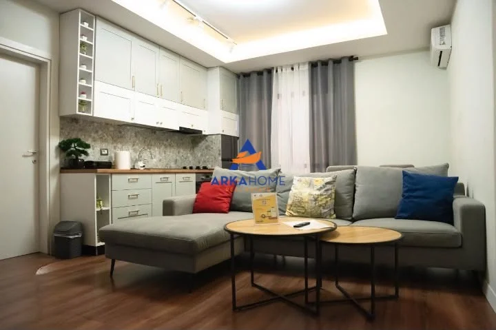 Tirane, jepet me qera apartament 2+1+Ballkon Kati 1, 100 m² 864 € 