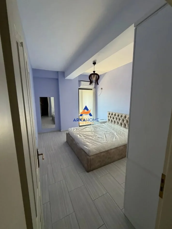 Tirane, jepet me qera apartament 1+1+Ballkon Kati 4, 60 m² 541 € 