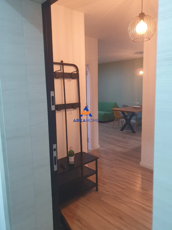 Tirane, jepet me qera apartament 1+1+Ballkon Kati 10, 70 m² 600 € 