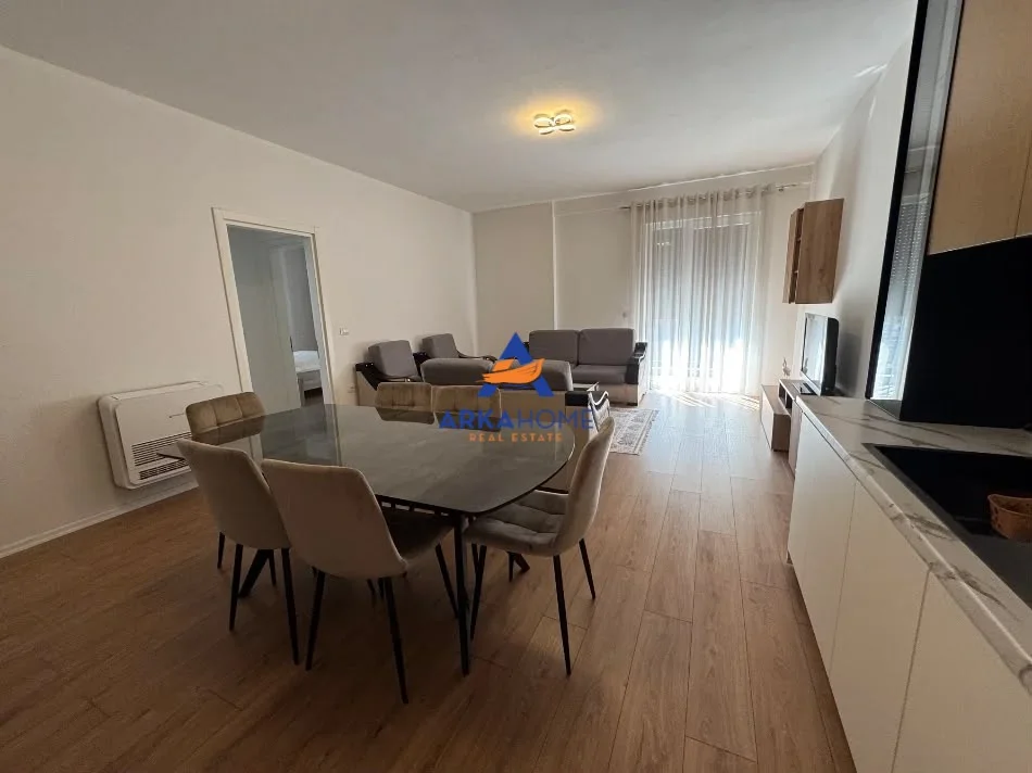 Tirane, jepet me qera apartament 2+1 Kati 3, 106 m² 541 € 