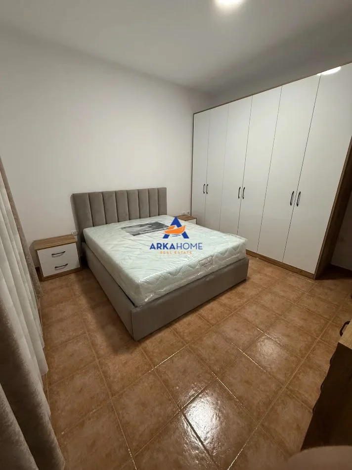Tirane, jepet me qera Vile 1+1 Kati 0, 70 m² 541 € 