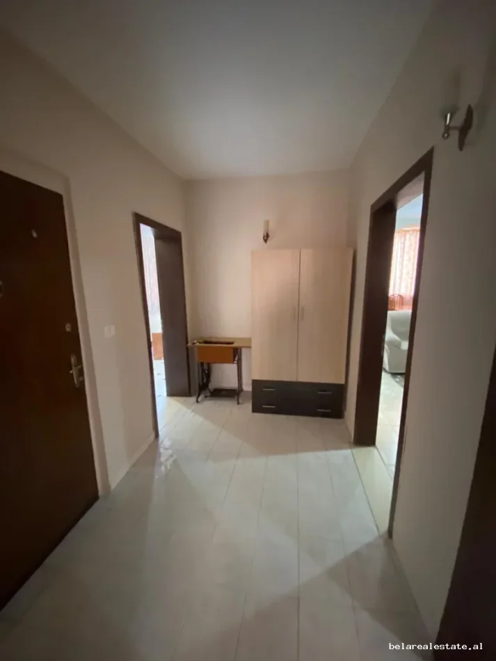 Tirane, jepet me qera apartament 2+1+Ballkon Kati 5, 95 m² 730 € (Rruga Elbasanit)