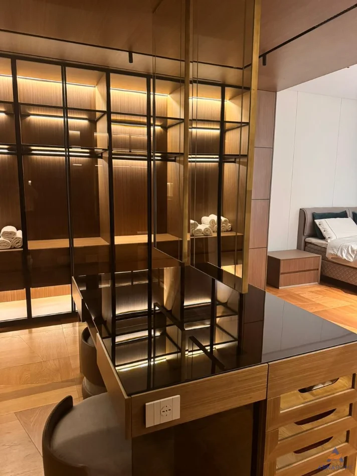 Tirane, shitet apartament 2+1+Ballkon Kati 6, 212 m² 1.000.000 € (RRUGA E ELBASANIT)