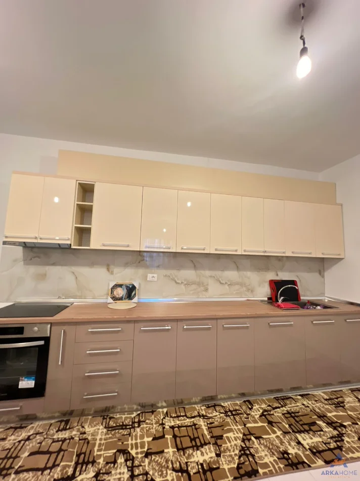 Tirane, jepet me qera apartament 1+1+Ballkon Kati 2, 83 m² 350 € 