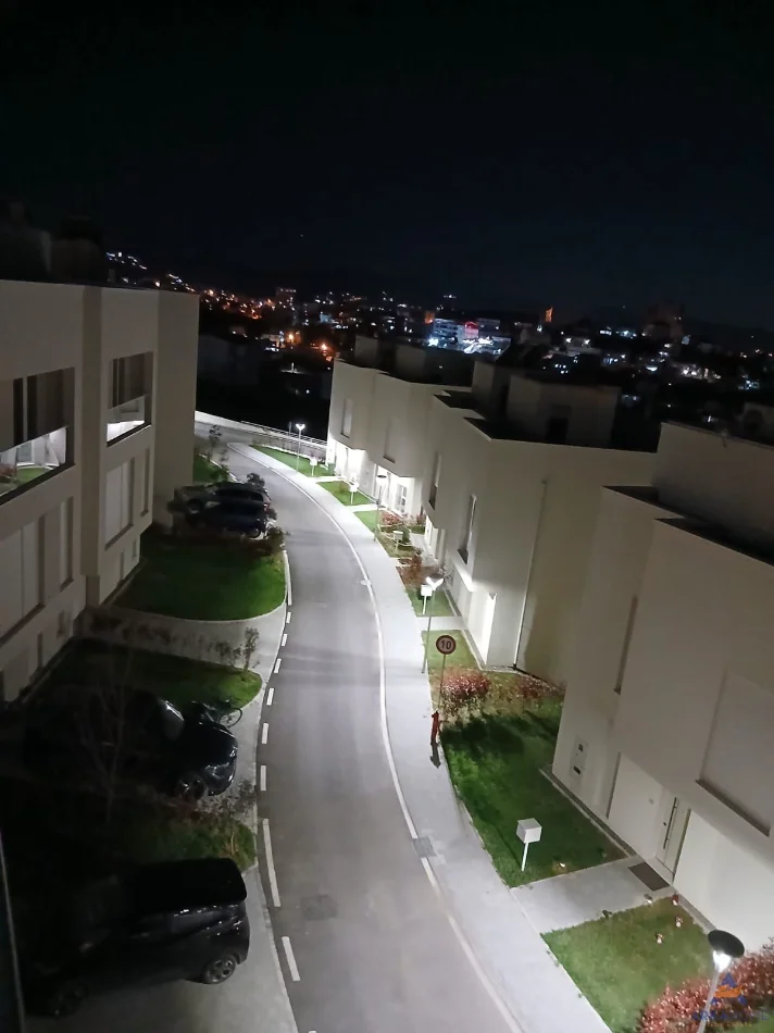 Tirane, jepet me qera Vile 3 Katshe Kati 3, 196 m² 2.612 € 