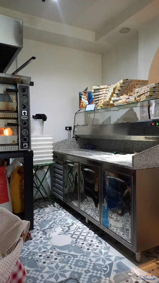 Tirane, shitet ambjent biznesi Kati 0, 150 m² 