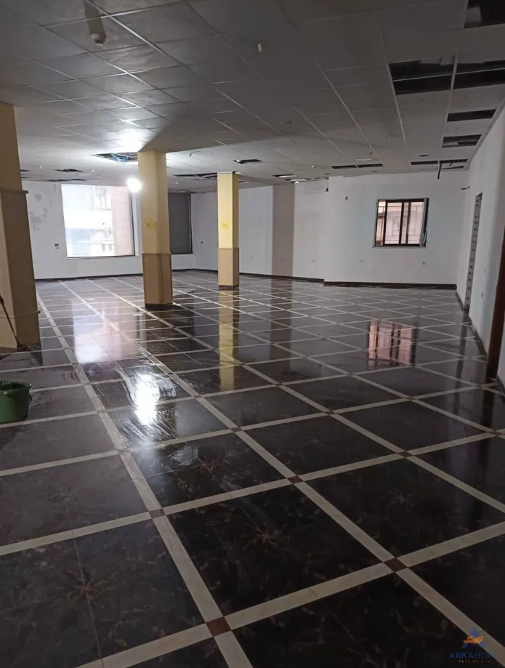 Tirane, shitet ambjent biznesi Kati 1, 1.000 m² 1.600.000 € 