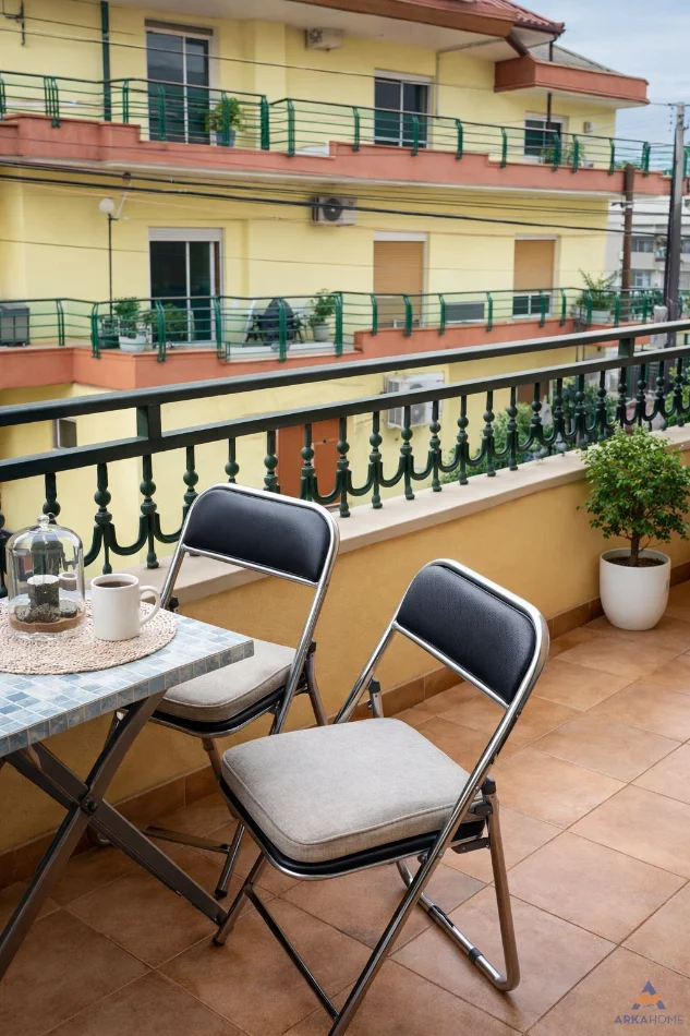 Tirane, jepet me qera apartament 2+1+Ballkon Kati 2, 79 m² 550 € 