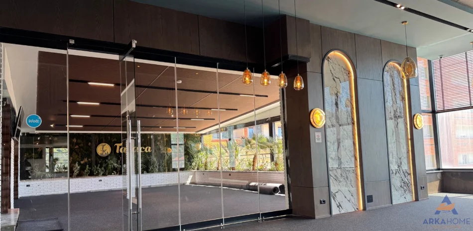 Tirane, jepet me qera zyre Kati 9, 700 m² 10.000 € 