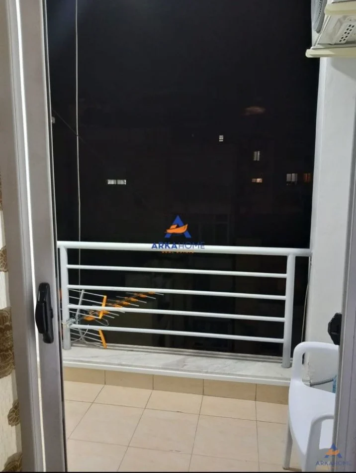 Tirane, jepet me qera apartament 1+1+Ballkon Kati 6, 63 m² 420 € 