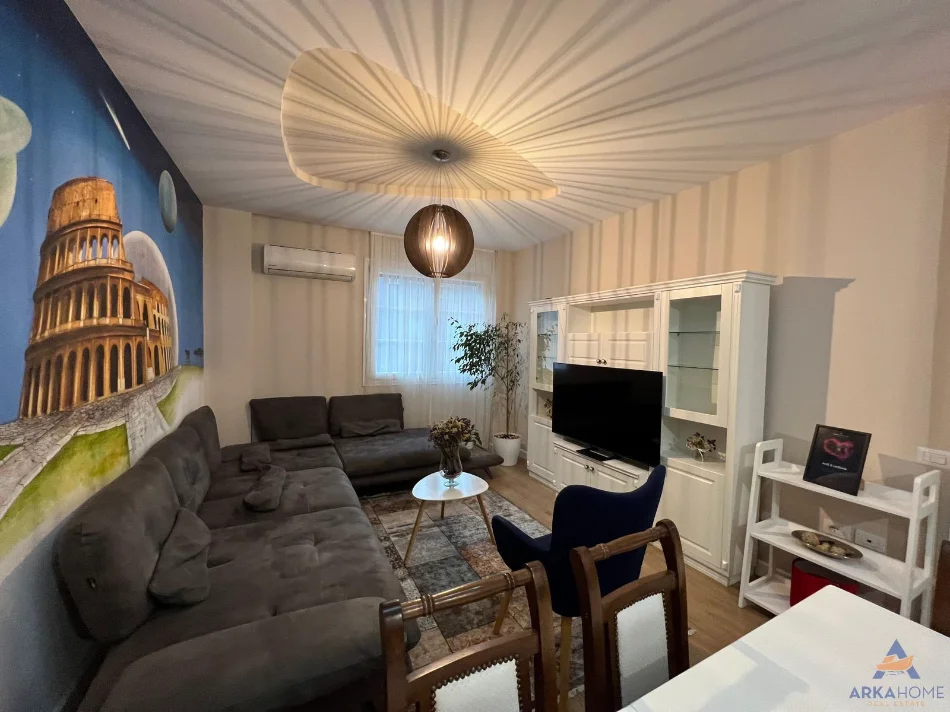 Tirane, jepet me qera apartament Kati 1, 90 m² 736 € 