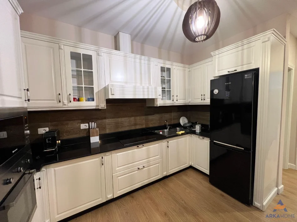 Tirane, jepet me qera apartament Kati 1, 90 m² 736 € 