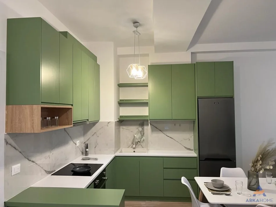 Tirane, jepet me qera apartament 1+1+Ballkon Kati 3, 60 m² 700 € 