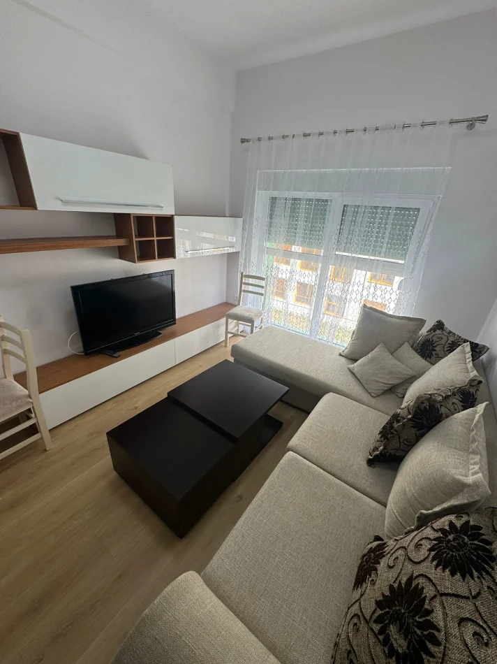 Tirane, jepet me qera 1+1 Kati 5, 72 m² 500 € (Kompleksi Mangalem 21 | Kadiu , Ali Dem)