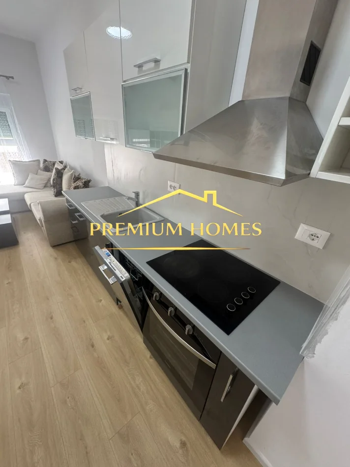 Tirane, jepet me qera apartament 2+1 Kati 5, 72 m² 535 €