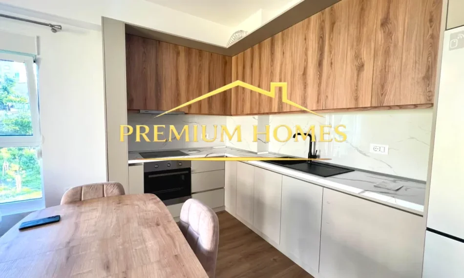 Tirane, jepet me qera apartament 2+1 , 110 m² 535 €