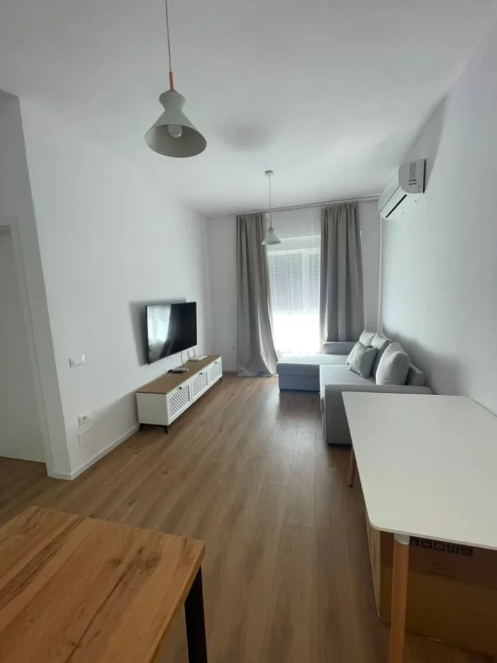 Tirane, jepet me qera apartament 1+1 Kati 8, 60 m² 400 € (Kompleksi Mangalem 21 | Kadiu , Ali Dem)