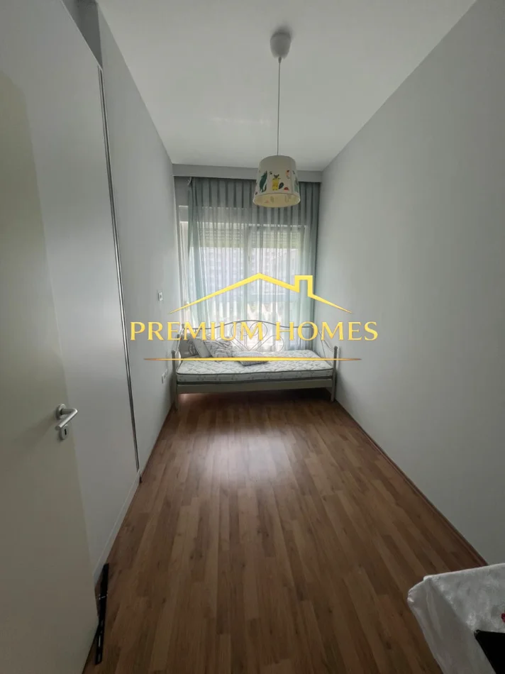 Tirane, jepet me qera apartament 2+1+Ballkon Kati 5, 95 m² 550 € (Mangalem21 + Parking)