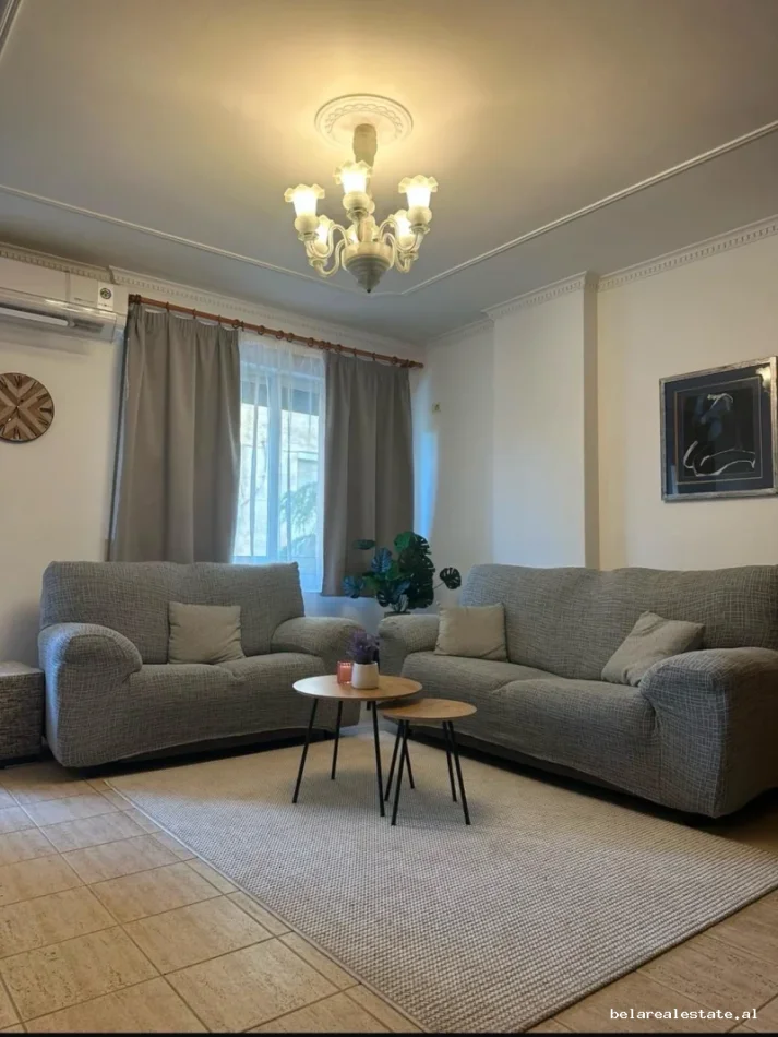 Tirane, jepet me qera apartament 1+1 Kati 3, 690 € 