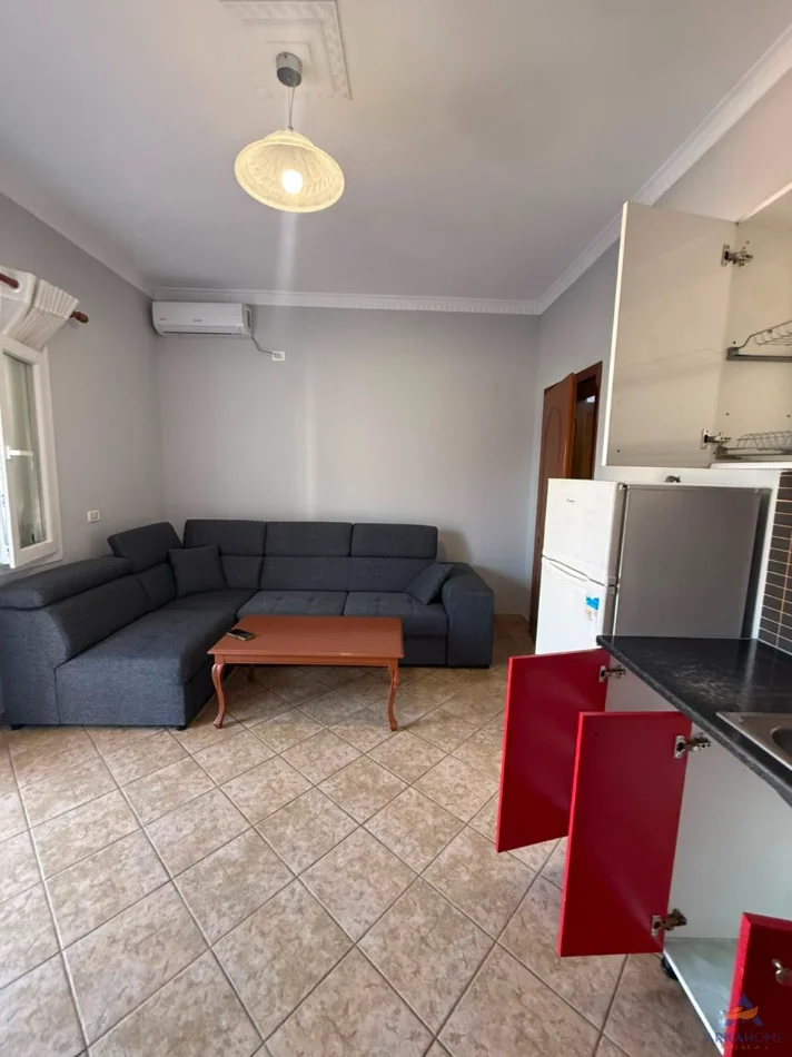 Tirane, jepet me qera apartament 1+1 Kati 2, 50 m² 375 € 