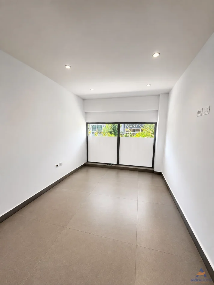 Tirane, jepet me qera zyre Kati 2, 450 m² 6.000 € 