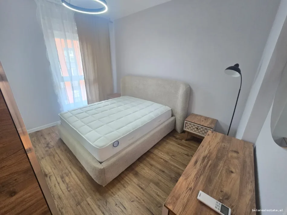 Tirane, jepet me qera apartament 1+1+Ballkon Kati 6, 72 m² 700 € (Ali Dem)