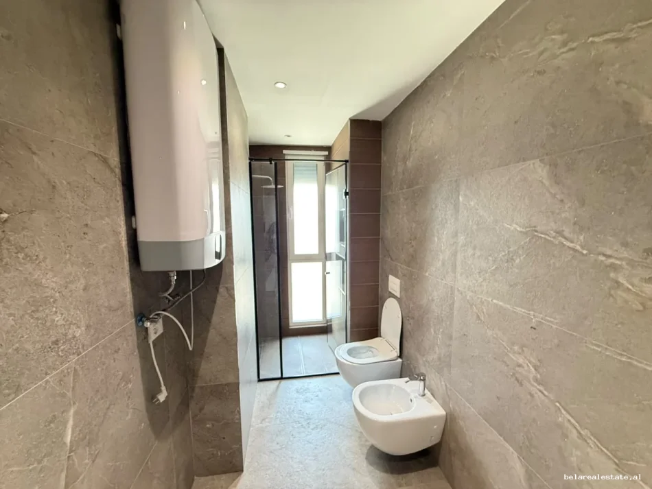 Tirane, jepet me qera apartament 3+1 Kati 6, 135 m² 1.780 € (Rruga Prokop Mima)