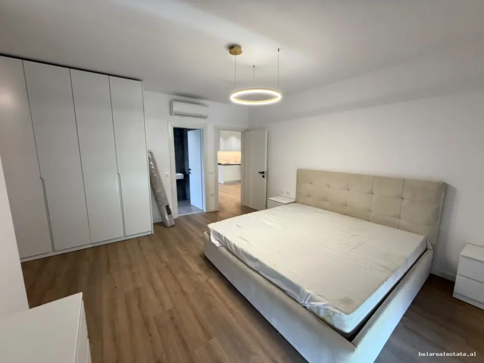 Tirane, jepet me qera apartament 3+1 Kati 6, 135 m² 1.780 € (Rruga Prokop Mima)
