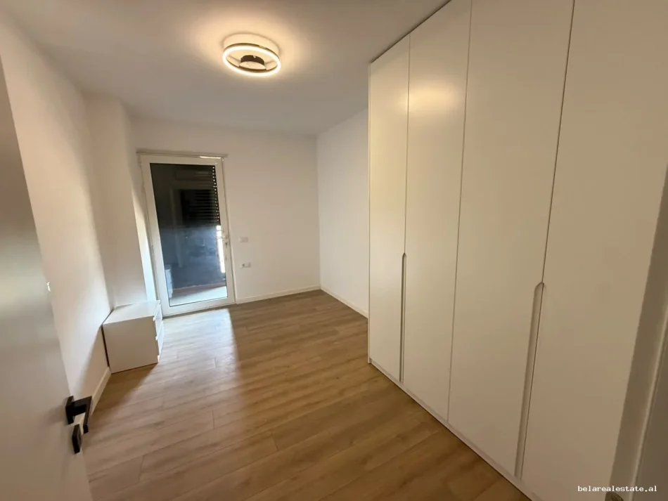 Tirane, jepet me qera apartament 3+1 Kati 6, 135 m² 1.780 € (Rruga Prokop Mima)