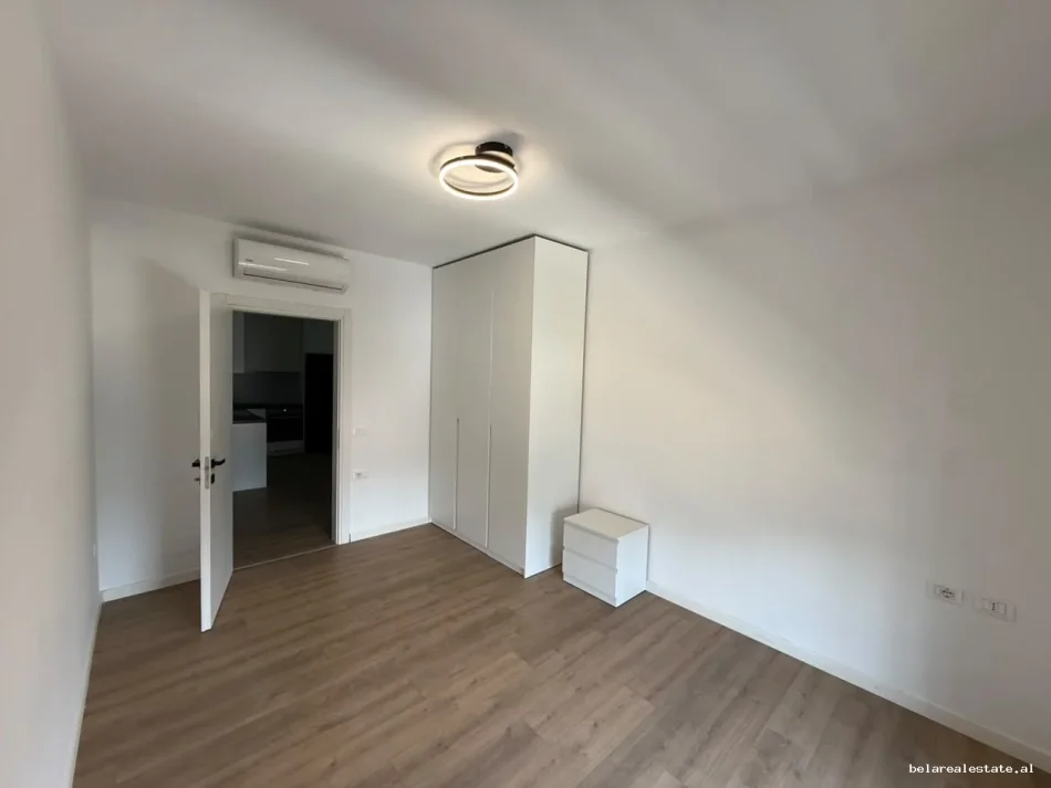 Tirane, jepet me qera apartament 3+1 Kati 6, 135 m² 1.780 € (Rruga Prokop Mima)