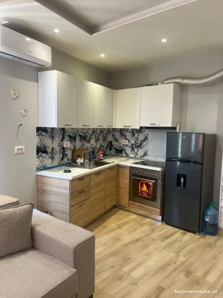 Tirane, jepet me qera apartament 2+1 Kati 3, 82 m² 530 € (Sokrat Miho)