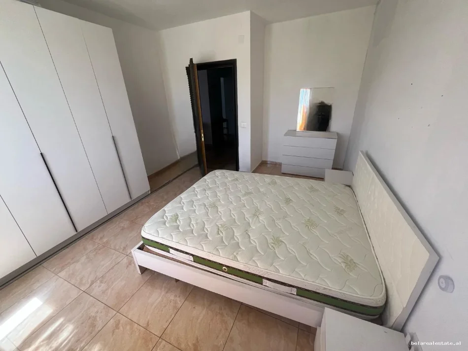 Tirane, jepet me qera apartament 2+1 Kati 3, 82 m² 530 € (Sokrat Miho)
