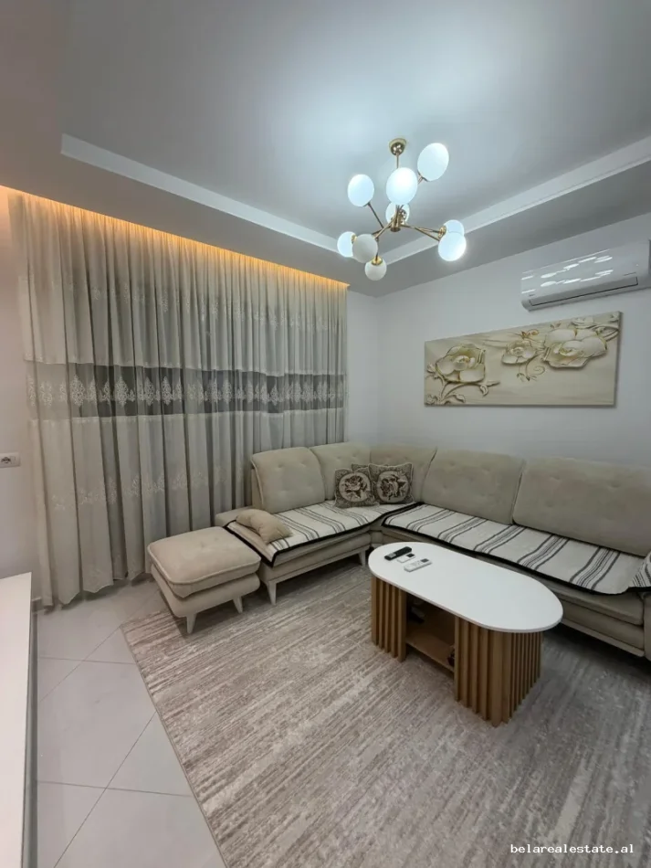 Tirane, jepet me qera apartament 1+1+Ballkon Kati 2, 65 m² 570 € (Joedan Misja)