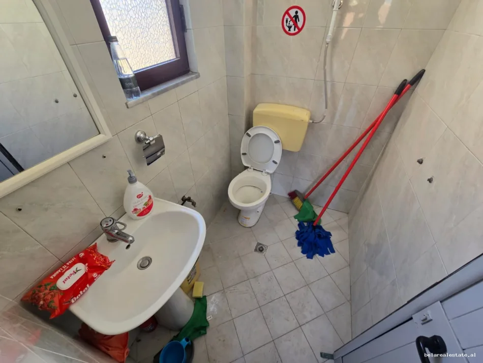 Tirane, jepet me qera zyre Kati 4, 30 m² 430 € (Qender)