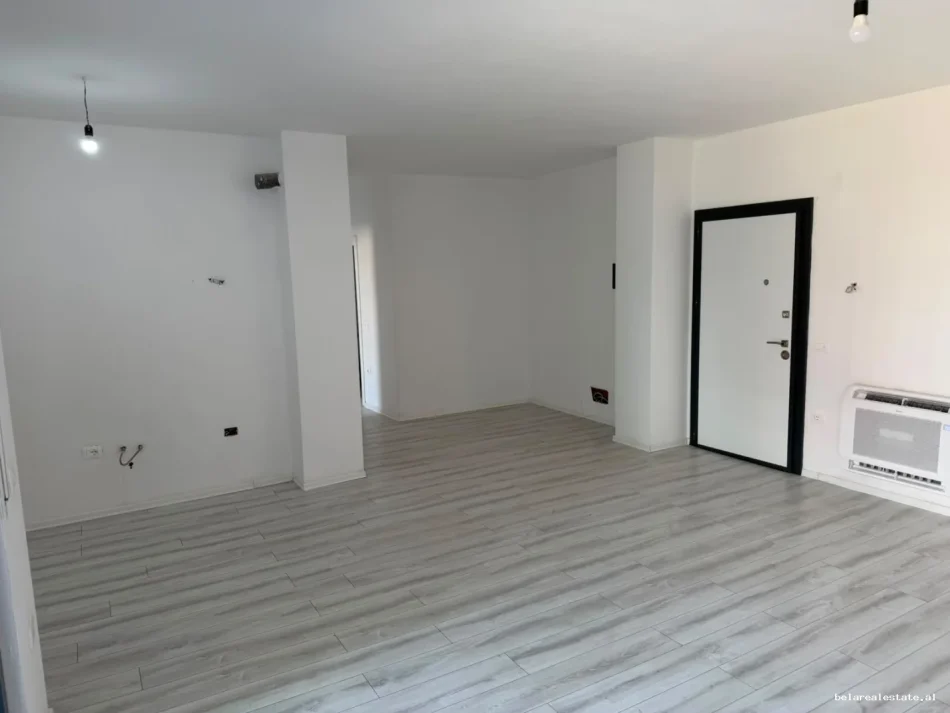 Tirane, jepet me qera zyre Kati 1, 105 m² 850 € (Rruga Filip Jano)