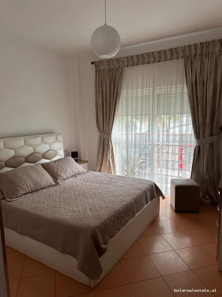 Tirane, jepet me qera apartament 2+1+Ballkon Kati 2, 100 m² 534 € (Ali demi)