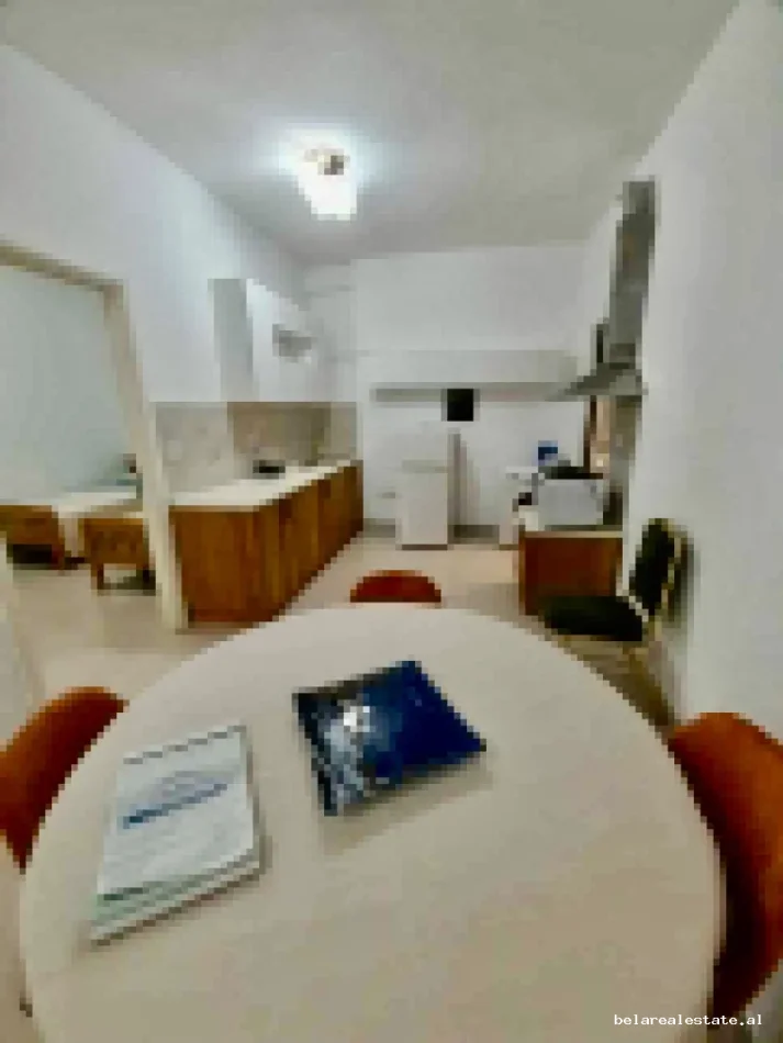 Tirane, jepet me qera apartament 1+1 Kati 1, 60 m² 530 € (Rruga Muzaket)