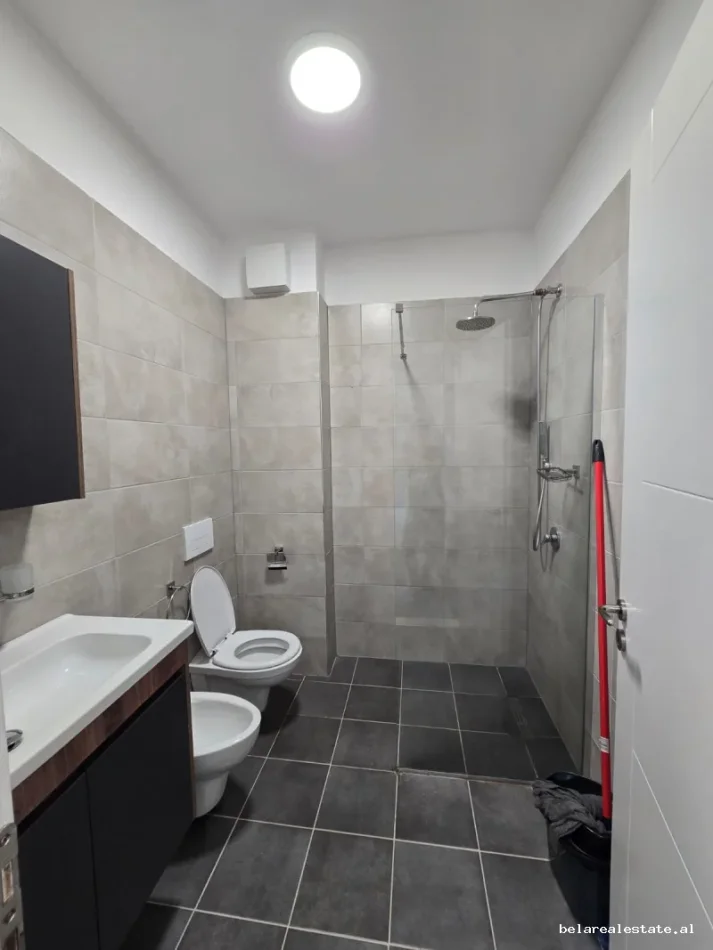 Tirane, jepet me qera apartament 1+1 Kati 3, 74 m² 480 €