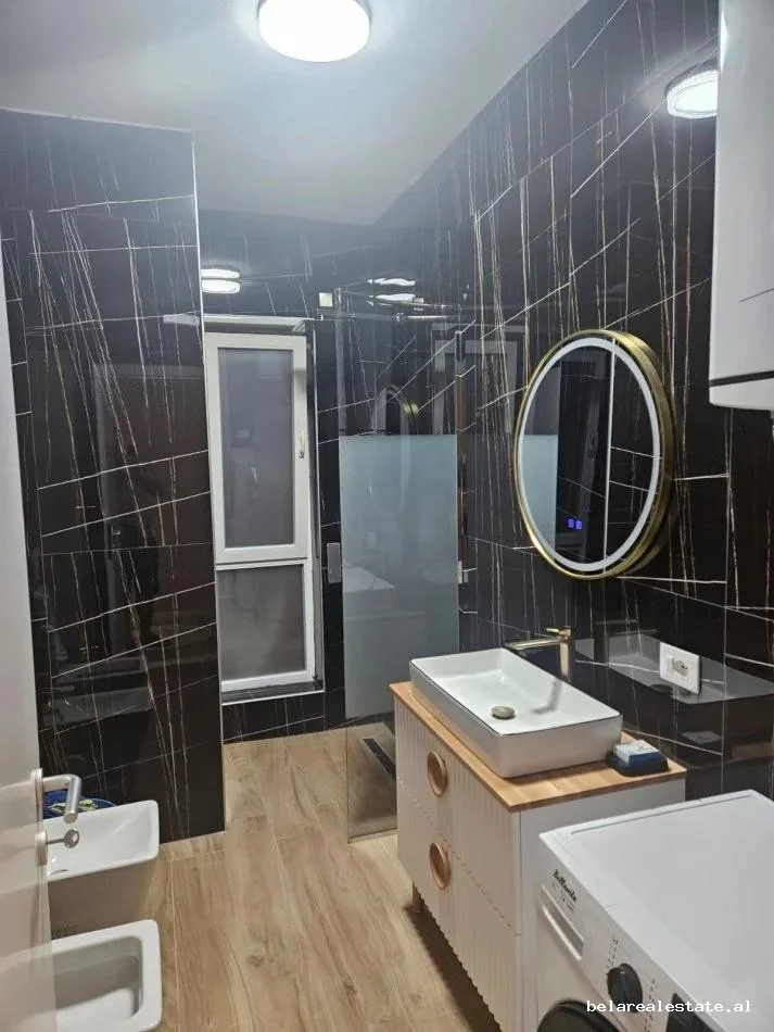 Tirane, jepet me qera apartament 2+1+Ballkon Kati 2, 105 m² 750 € (Dritan Hoxha)