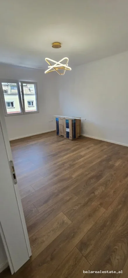 Tirane, shitet apartament 1+1+Ballkon Kati 3, 59 m² 140.000 € (Ish Parku)