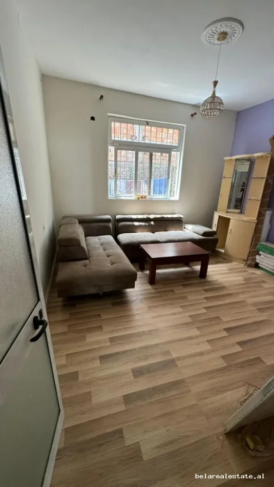 Tirane, jepet me qera Vile 3+1 Kati 1, 110 m² 570 € (Vasiol Shanto)