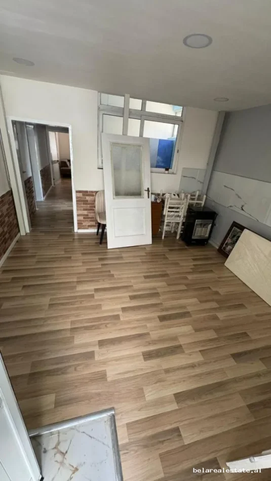 Tirane, jepet me qera Vile 3+1 Kati 1, 110 m² 570 € (Vasiol Shanto)