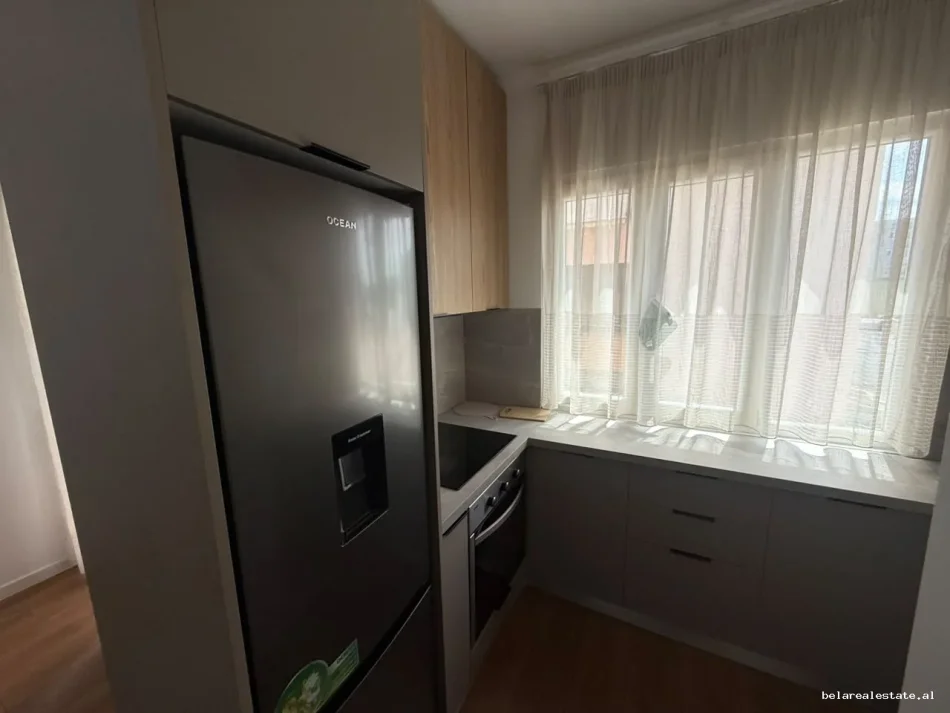 Tirane, jepet me qera apartament 2+1+Ballkon Kati 4, 95 m² 730 € (Rruga e Dibres)