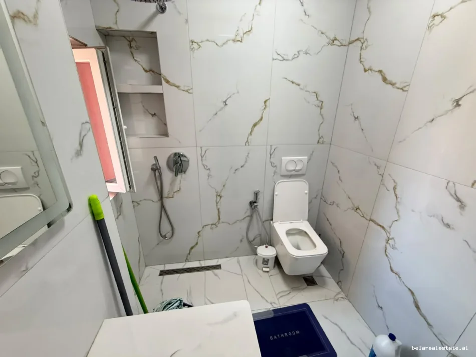 Tirane, jepet me qera apartament 2+1+Ballkon Kati 4, 95 m² 730 € (Rruga e Dibres)