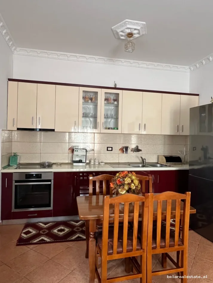 Tirane, jepet me qera Vile Vile 2 Katshe Kati 2, 90 m² 540 € (5 Maji)