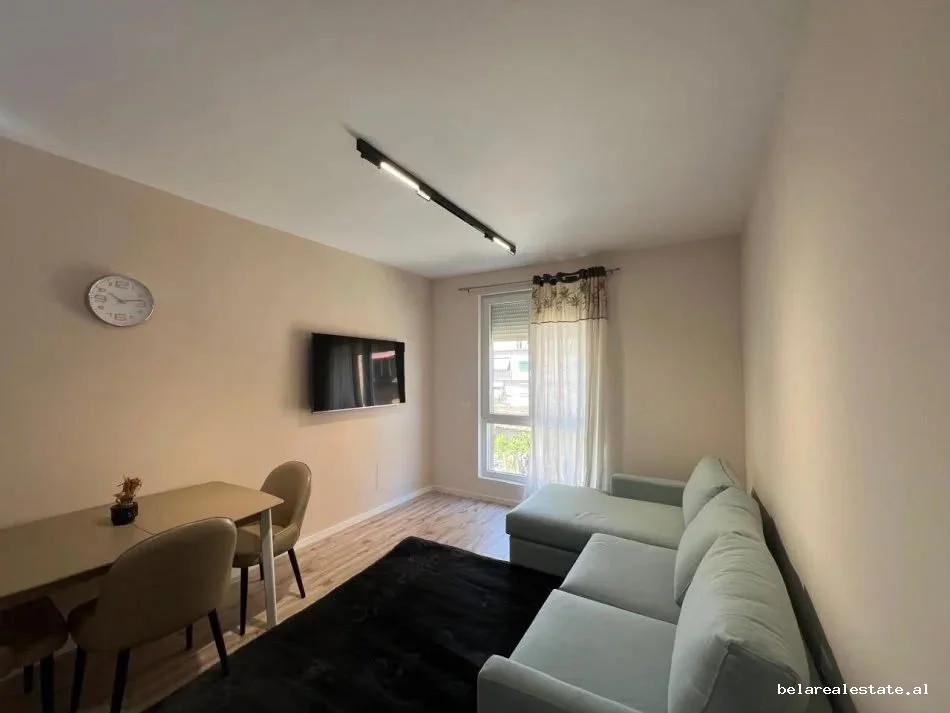 Tirane, jepet me qera apartament 1+1+Ballkon Kati 1, 67 m² 750 € (Ali Demi)